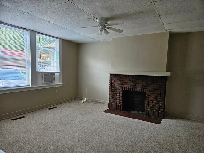 Frontroom - 993 National Rd