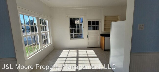 Foto del edificio - 3 br, 1.5 bath House - 704 S. Shasta Ave.