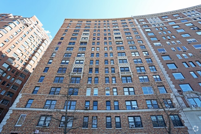 Building Photo - 98 Riverside Dr