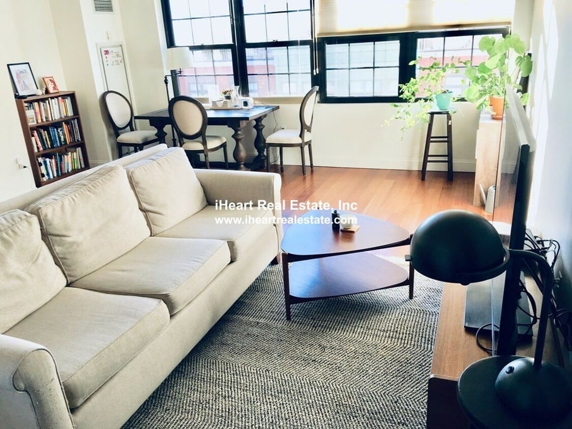 Primary Photo - Incredible 2 Bed 2 Bath in East Cambridge 9/1