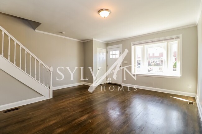 Building Photo - This charming home is ready for your perso...