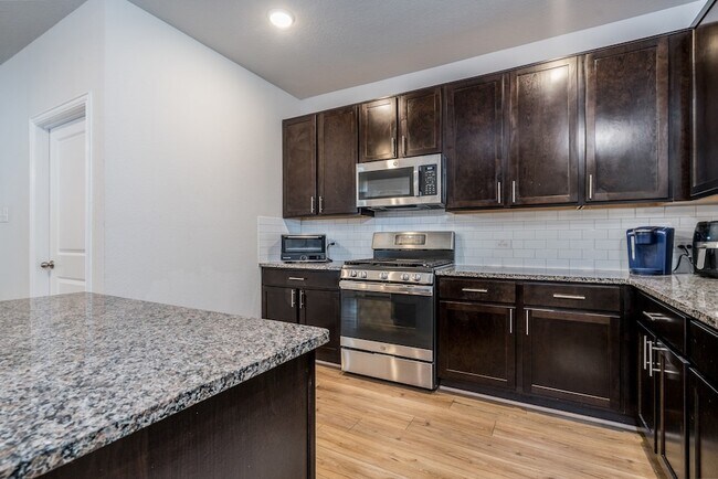 Foto del edificio - 1166 Magnolia Branch Ln