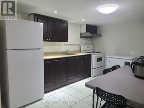 Building Photo - 260 Taylor Mills Dr N