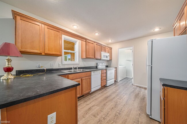 Building Photo - 3 br, 2 bath House - 277 Zak Rd