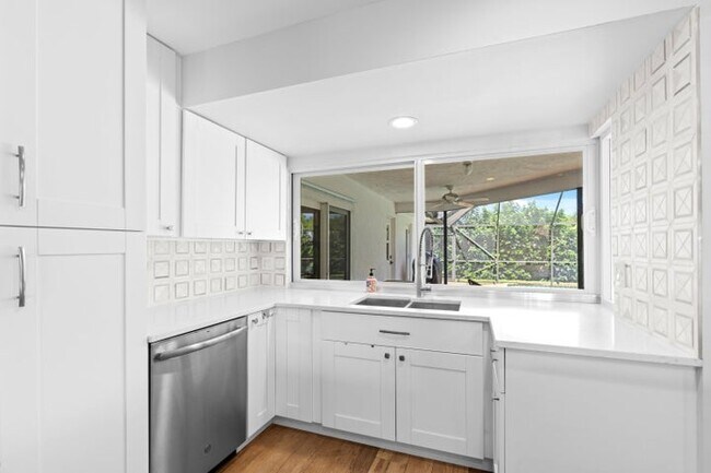 Foto del edificio - 1039 NW 8th St