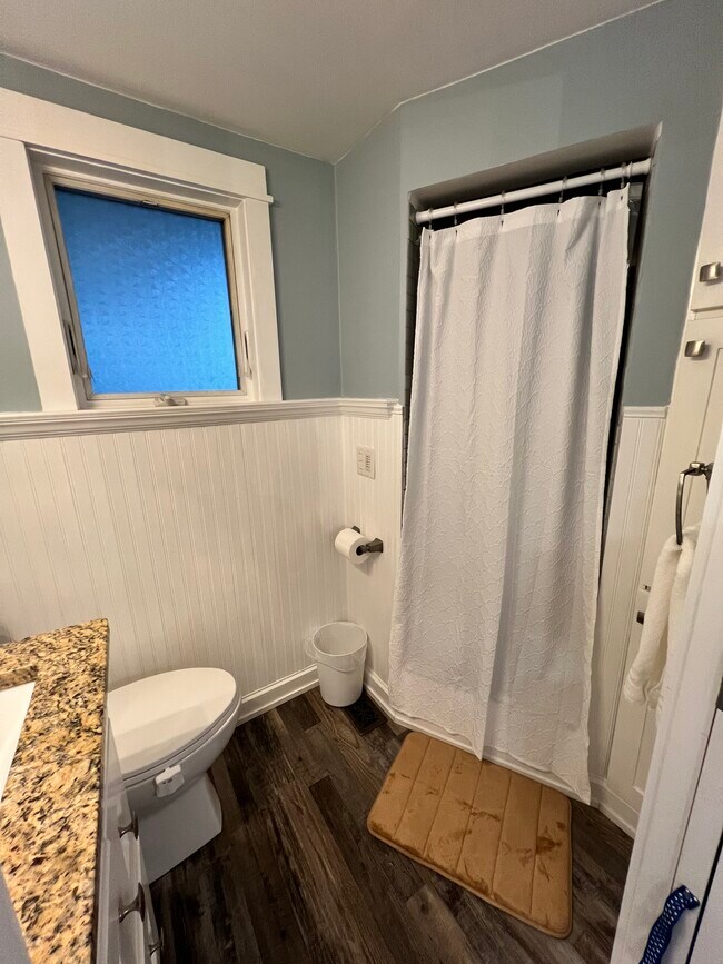 Building Photo - 46 Pleasant St