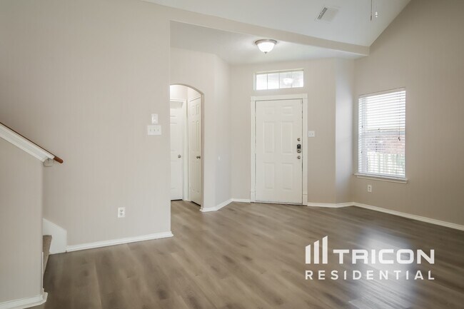 Foto del edificio - 18451 Sunrise Pines Dr