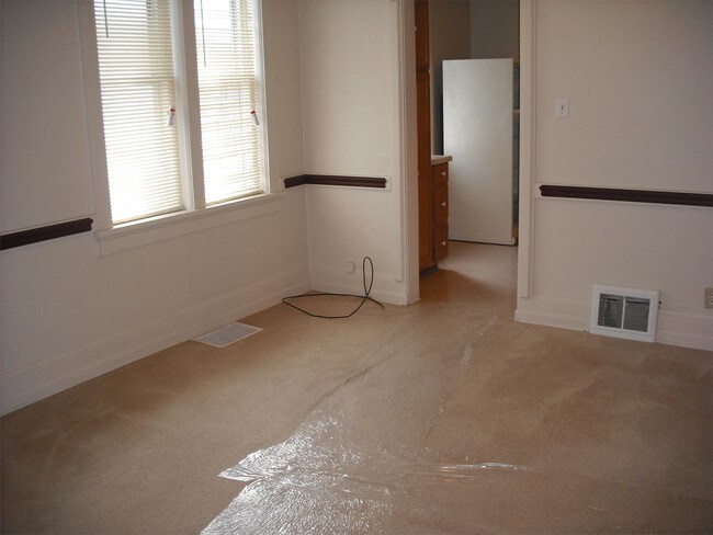 Building Photo - 937 Kellogg St