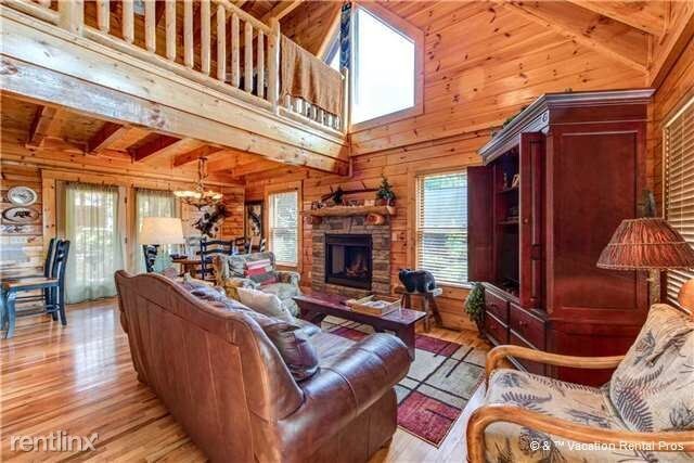 Building Photo - 2015 Bear Creek Way