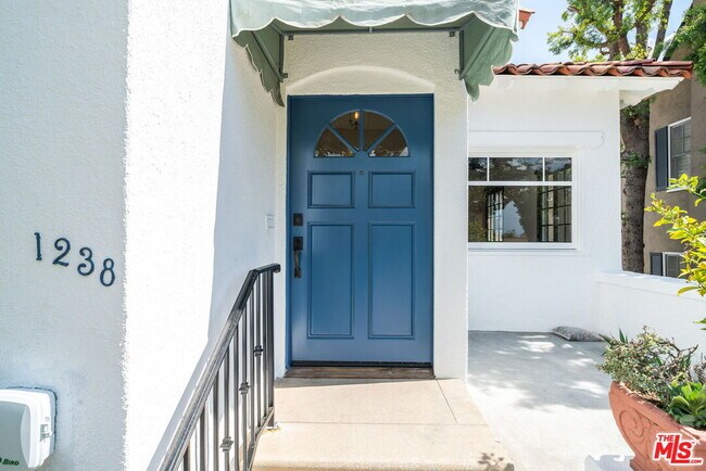 Foto del edificio - 1238 N Cedar St