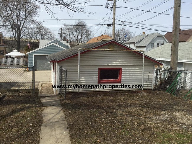 Building Photo - 2563 S 34th St