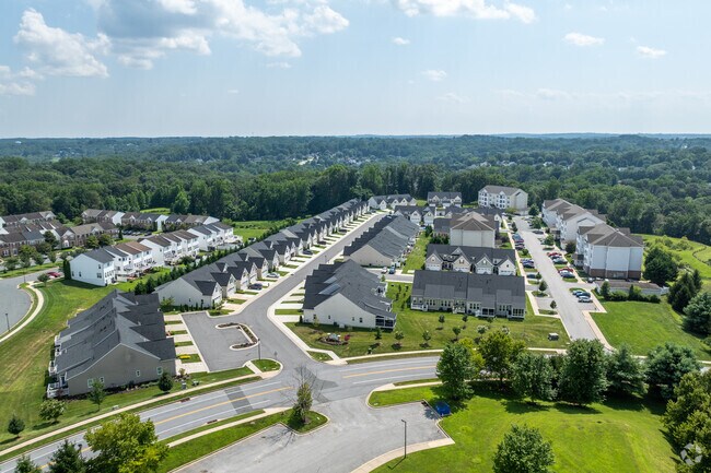 Foto aérea - Emerald Hills Condominiums