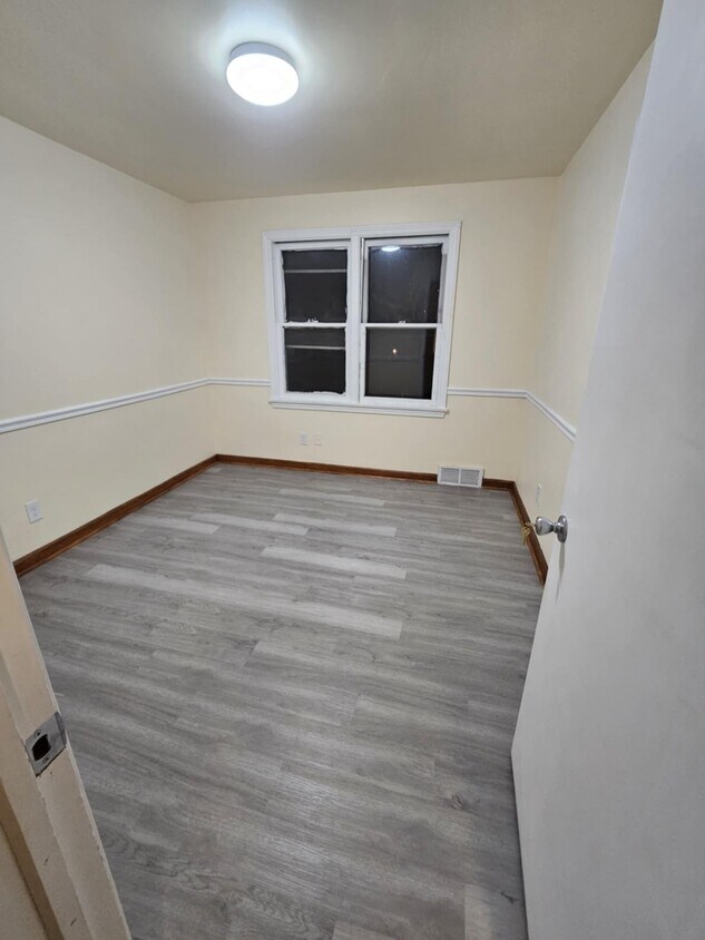 Foto principal - 210 E Midlothian Blvd