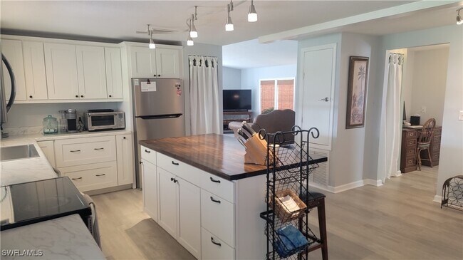 Foto del edificio - 4704 Pago Pago Ln