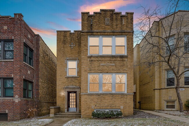 Building Photo - 4843 Greenleaf St