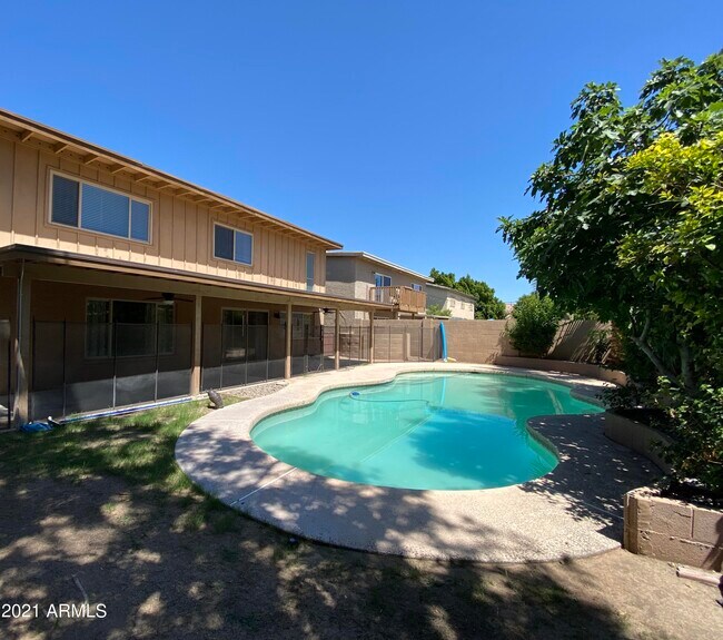 Building Photo - 1519 E Weathervane Ln