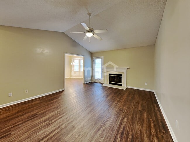 Building Photo - 441 Henwood Court