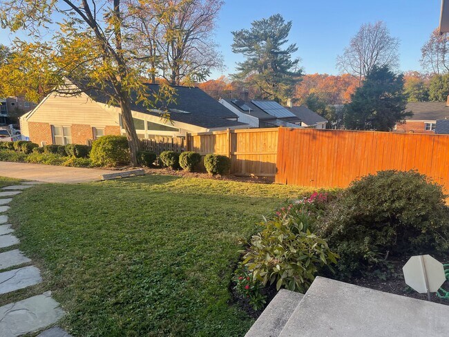 Patio delantero - 9705 Glen Ave