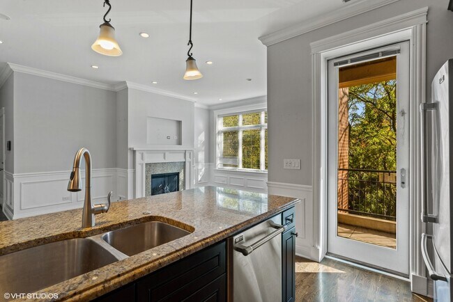 Foto del edificio - 3518 N Wilton Ave