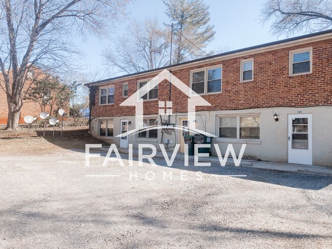 Building Photo - 150 Loch Ln