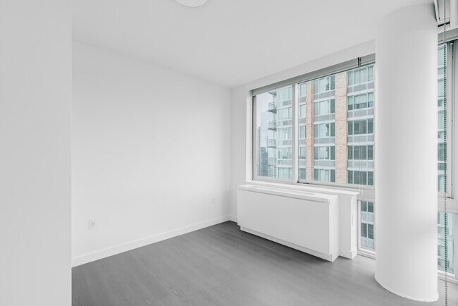 BEDROOM - 253 W 70th St