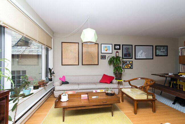 Foto del edificio - 2639 15th St NW