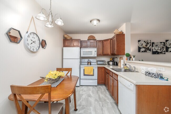 1 habitación, 1 baño - 625 pies cuadrados - Cocina - New Hartford Square Senior Apartments