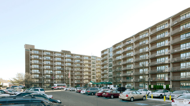 Foto del edificio - Caffrey Towers