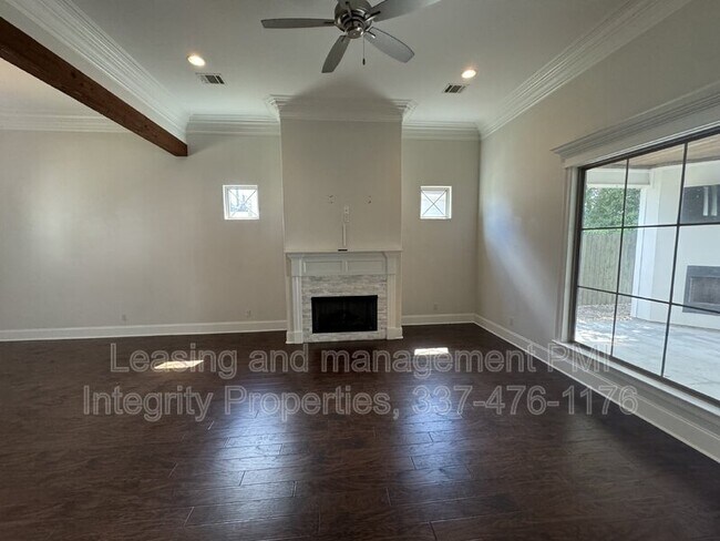 Foto del edificio - 216 Golden Cypress Dr