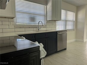 Building Photo - 1315 SE 45th St