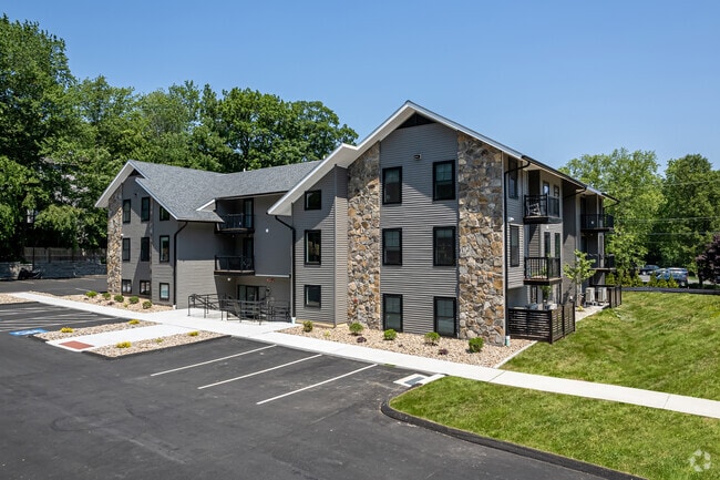Building Photo - Simsbury Center Apartments