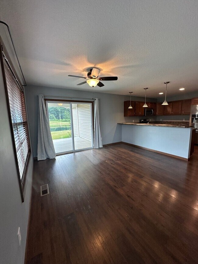 Foto del edificio - Charming 3BR House in Roanoke