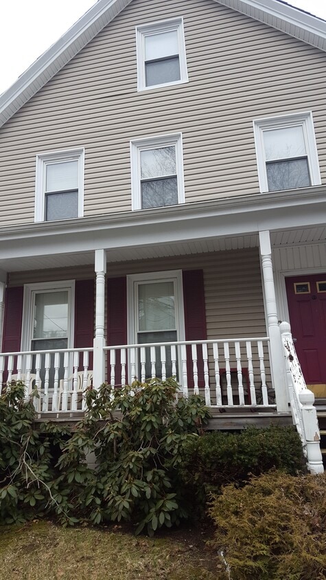 Primary Photo - 20 Henderson St