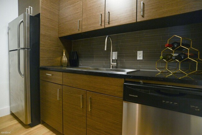Foto del edificio - 1401 S Pleasant Valley Rd