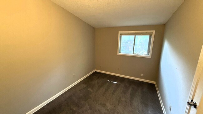 Foto del edificio - 4931 Cloister Ave