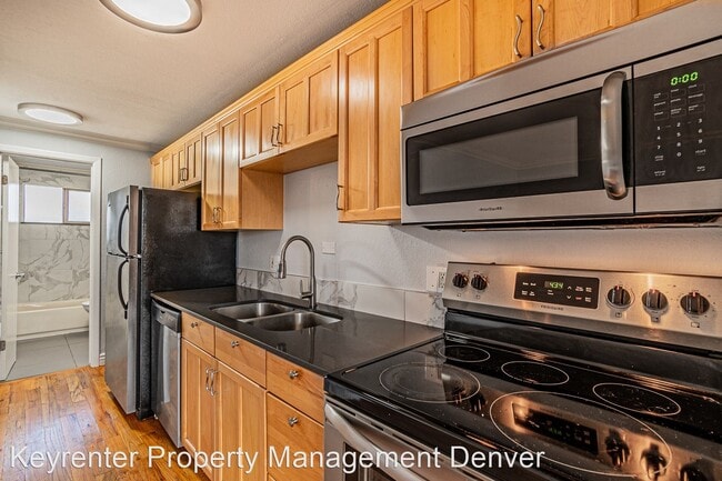 Building Photo - 1 br, 1 bath House - 558 Washington St Uni...