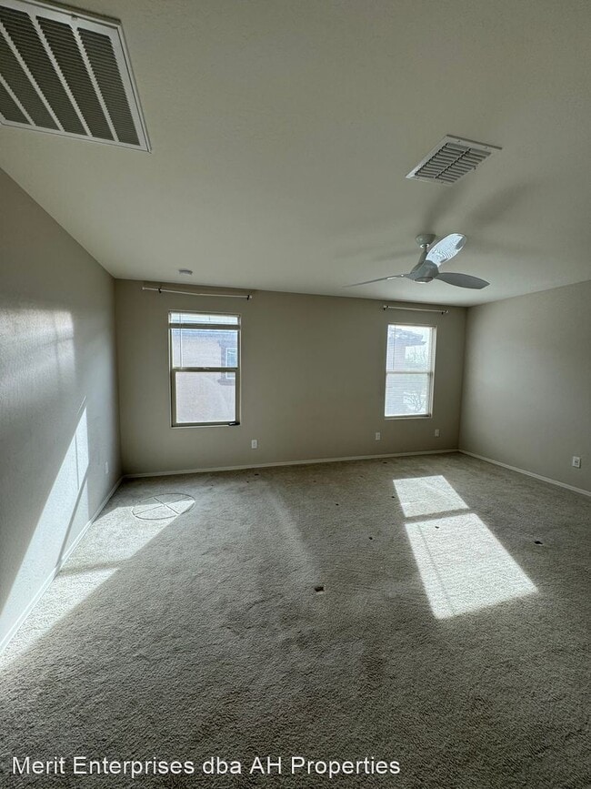 Building Photo - 4 br, 3 bath House - 16623 W SIERRA ST