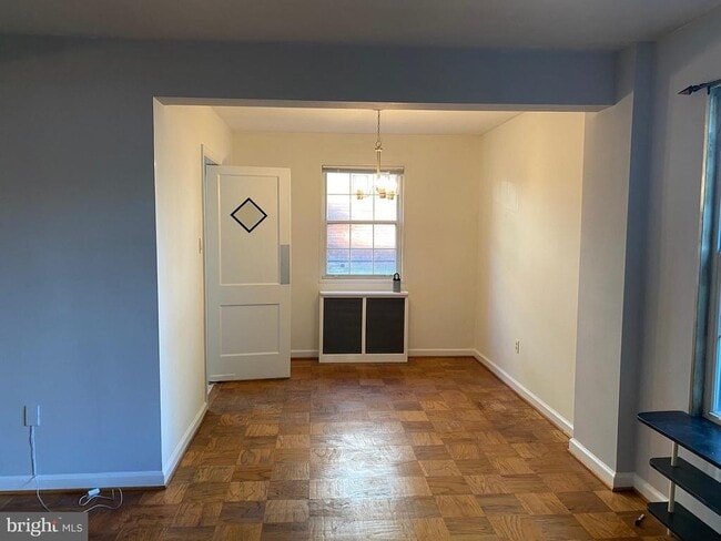 Foto del edificio - 1300 N Meade St