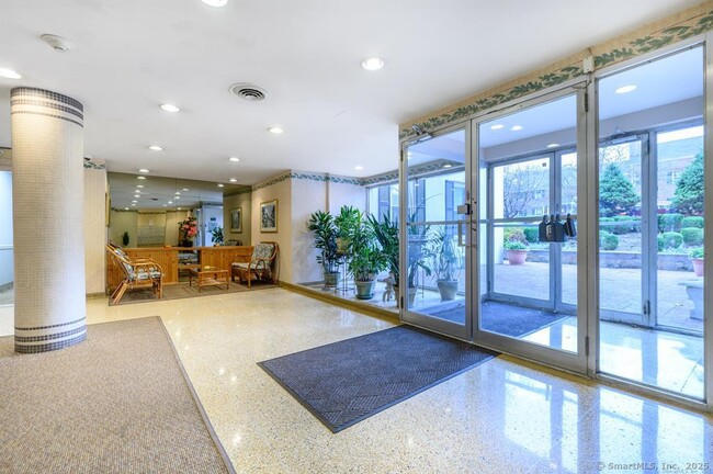 Foto del edificio - 7 4th St
