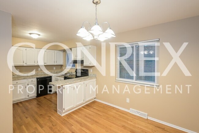 Foto del edificio - Quaint Two Story Now Available