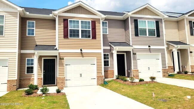 Building Photo - 2703 Gracie Ln