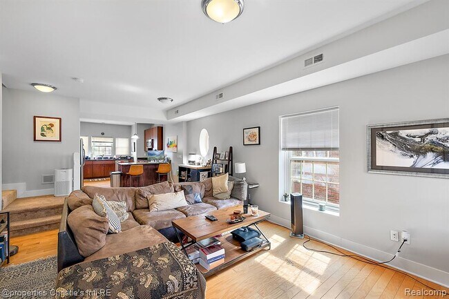 Building Photo - 248 Mack Ave