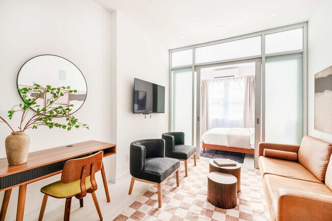 Foto del edificio - 317w E 14th St