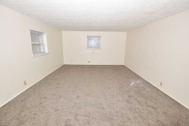Building Photo - 1311 Montgomery Rd