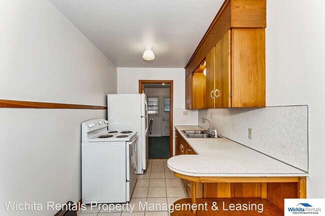 Building Photo - 1 br, 1 bath House - 422 S. Fountain