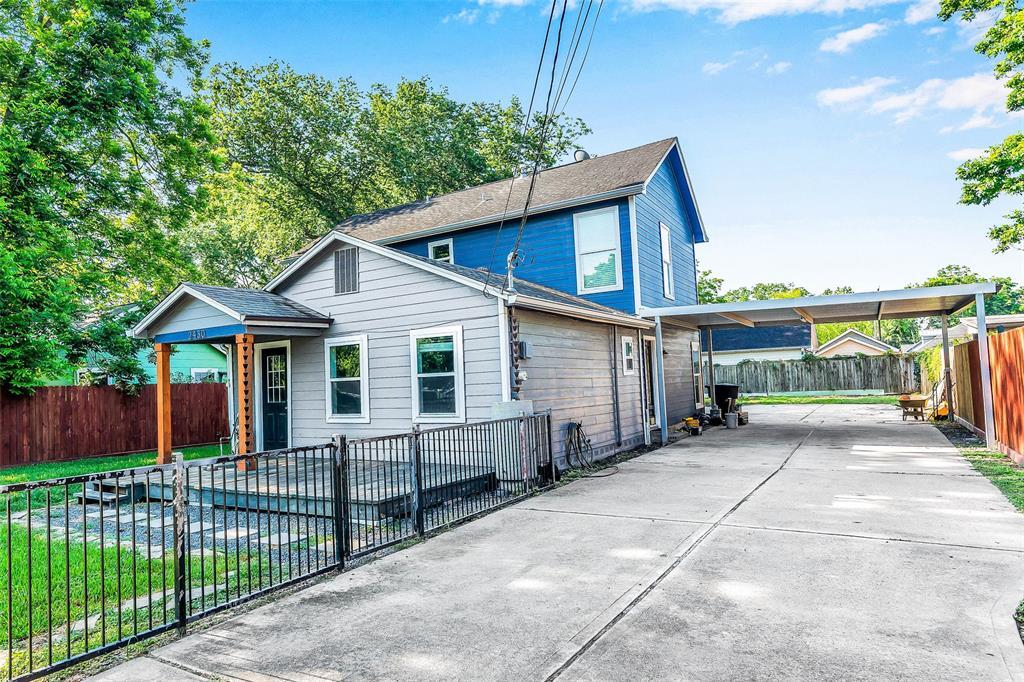 Primary Photo - 2430 Deutser St