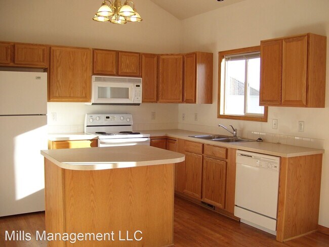 Building Photo - 4 br, 3.5 bath House - 8017 S 57th
