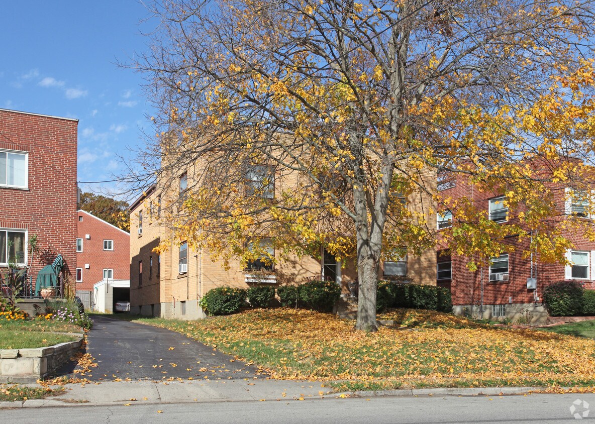 Primary Photo - 1525 Sutton Ave