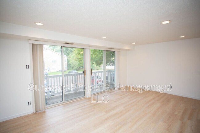 Foto del edificio - 142 Kenwood Dr