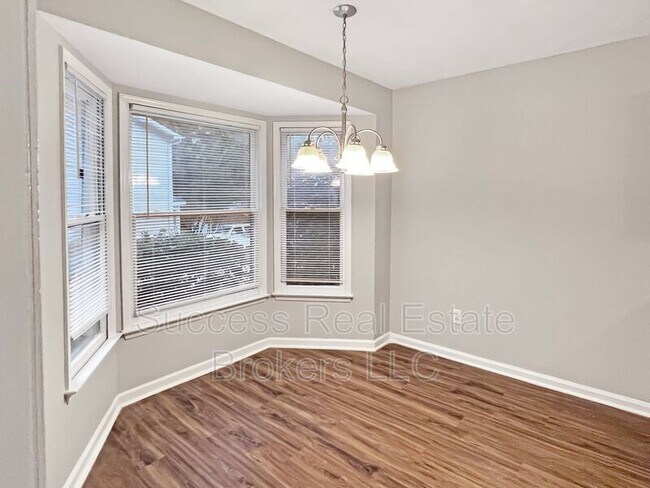 Building Photo - 1570 Oakpointe Drive